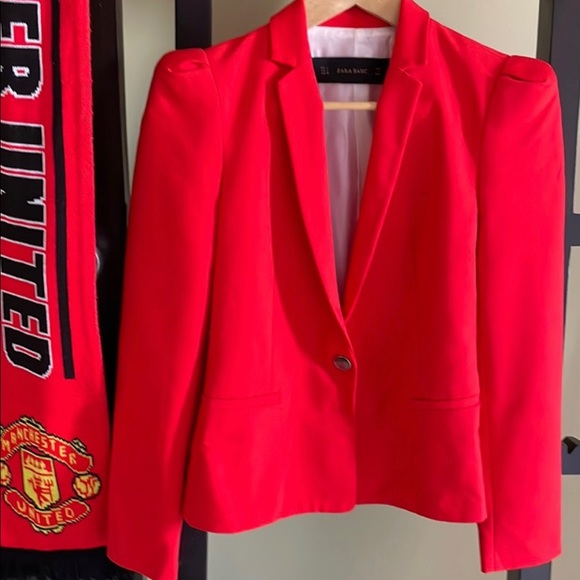 Super gorgeous deep red blazer. Wardrobe Quintessential - Picture 5 of 12